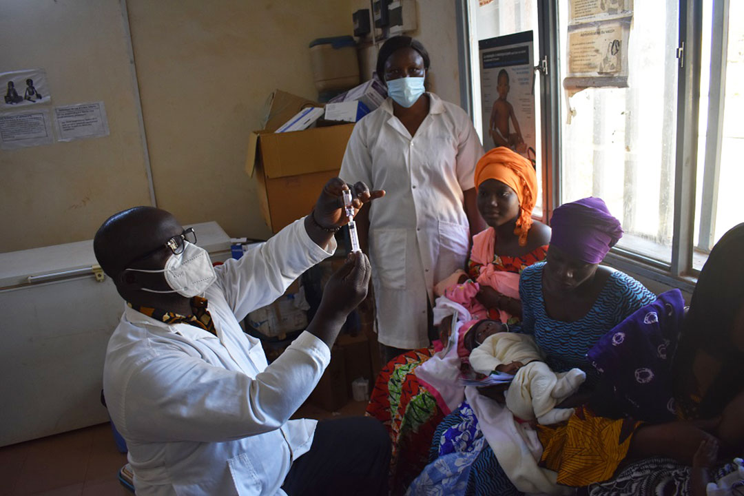 Nebiébié Bayili, responsable du Programme élargi de vaccination au Centre de santé et de promition sociale de Cissin. Crédit : Abdel Aziz Nabaloum