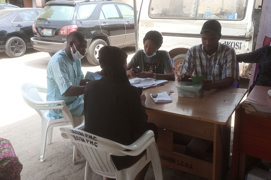 Health-workers-on-duty_h1.jpg Health-workers-on-duty_h1.jpg