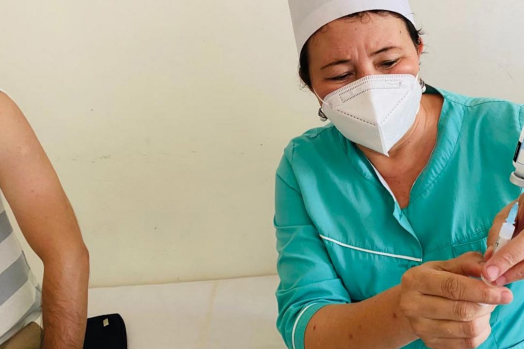 Nurse at family clinic in Tashkent during injections. Credit: Umida Maniyazova