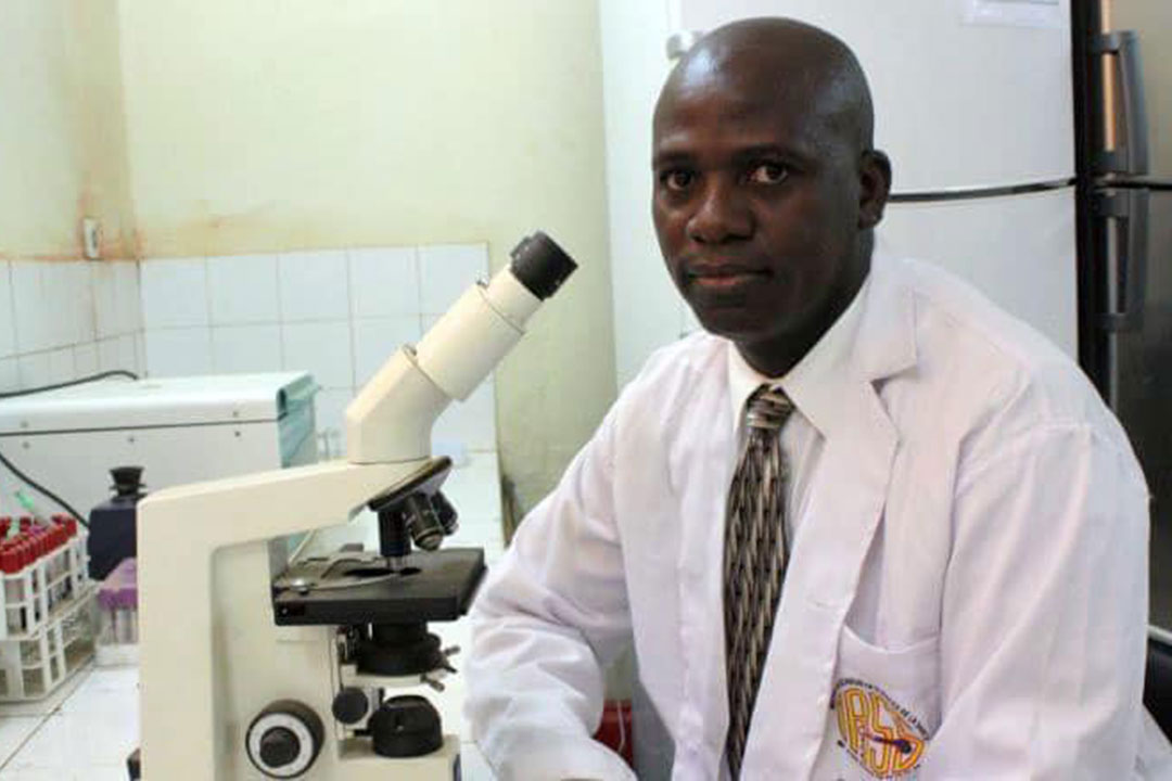 Pr Halidou Tinto, investigateur principal du projet d’essais cliniques sur le candidat vaccin R21/Matrix-M. Crédit : Abdel Aziz Nabaloum