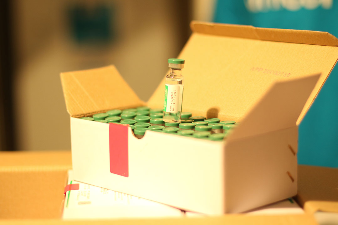 A box containing vials with COVID-19 vaccine. Credit: © UNICEF/UN0425090/Yeslam