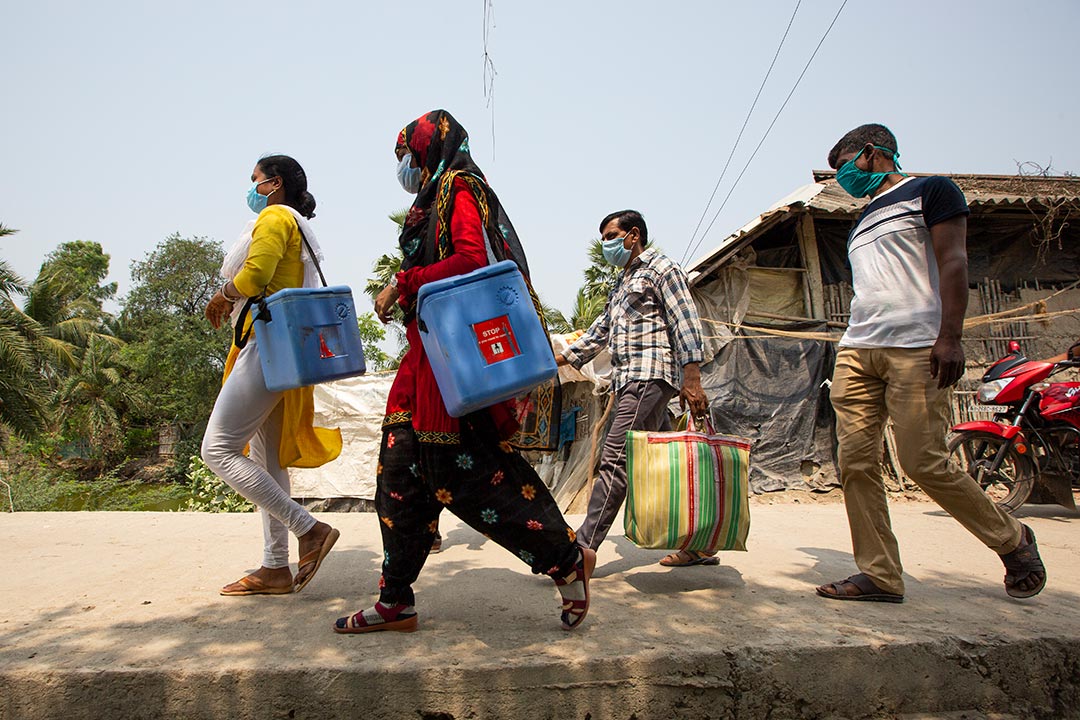 Nurses delivering Covishield Vaccinations to local vaccination points, in the Sundarbans, India. Photo credit: Gavi/2022/Benedikt v.Loebell