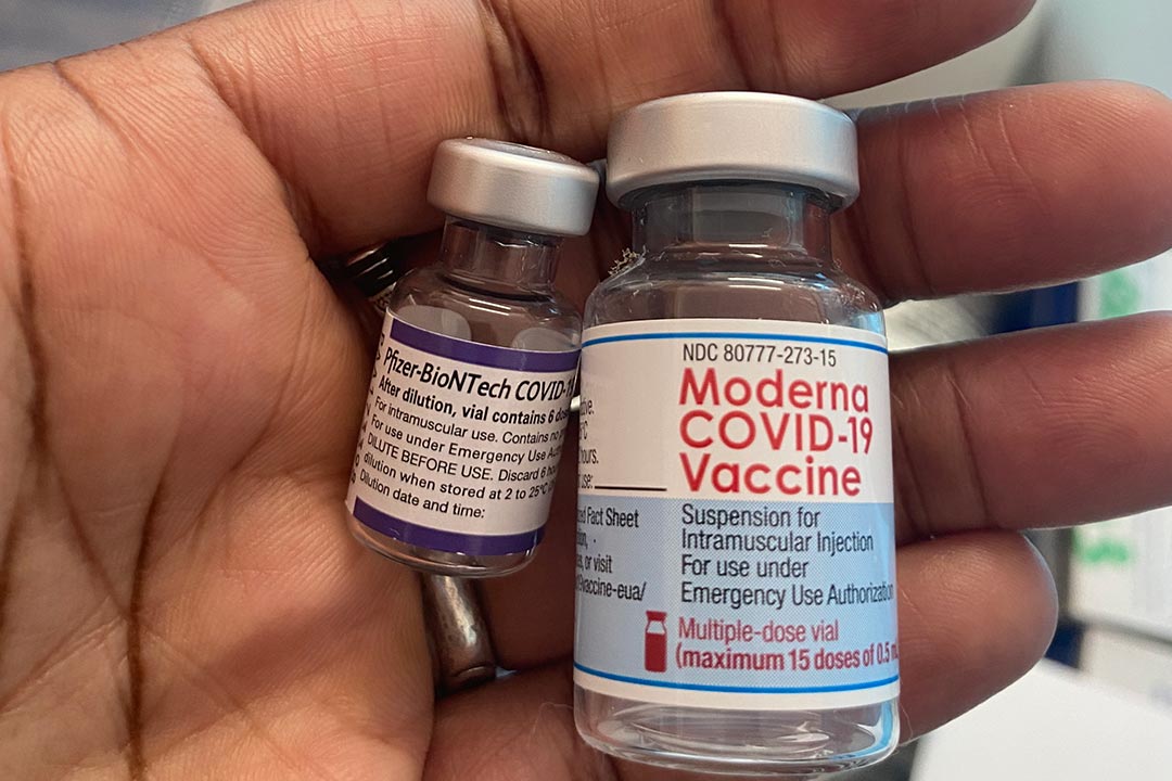 Vials of Moderna and Pfizer-BioNTech COVID-19 vaccines. Credit: Gavi/2021/DRC