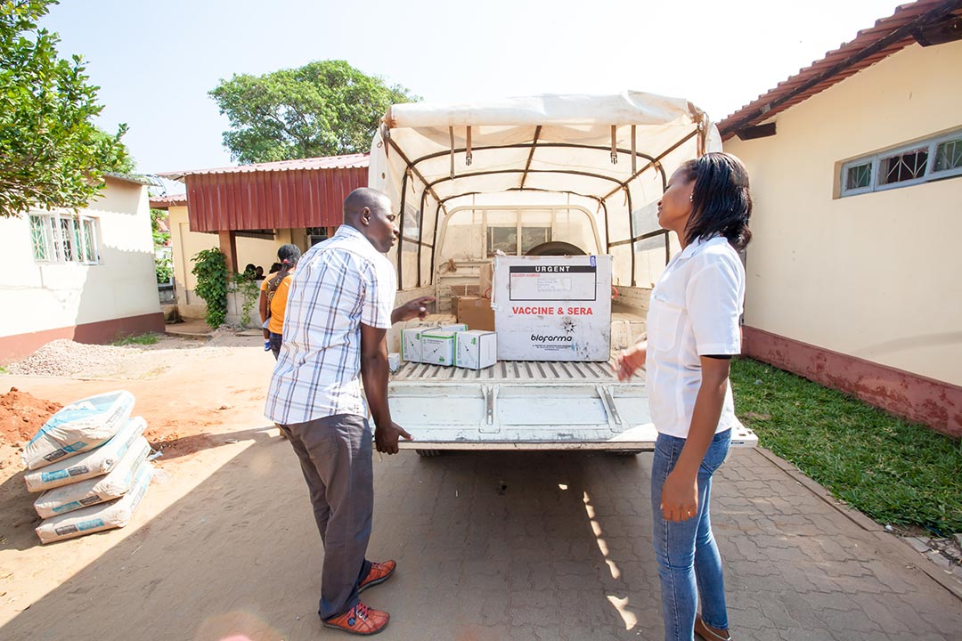 Health workers preparing for a vaccine transport trip. Credit: Nexleaf