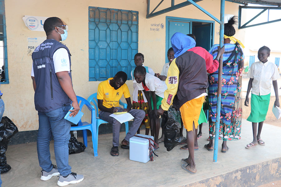 Internally Displaced People registering to get the cholera vaccine. Photo credit: WHO