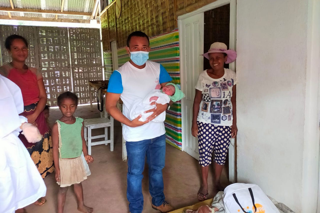 Naissance d'un bébé en plein passage du cyclone Emnati à Mahanoro. Crédit: Région Atsinanana