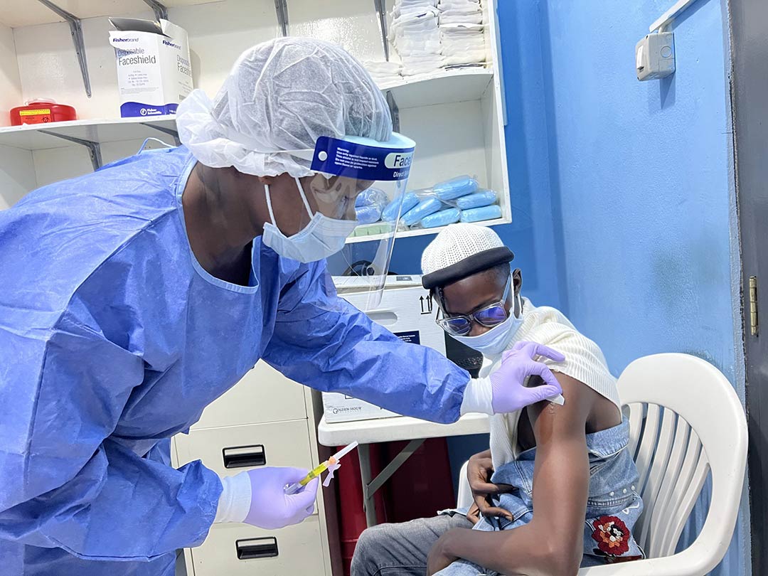 First participant vaccinated in a Phase 1 clinical study of the IAVI Lassa fever vaccine in the PREVAIL clinic, Redemption Hospital, Liberia. Credit: PREVAIL