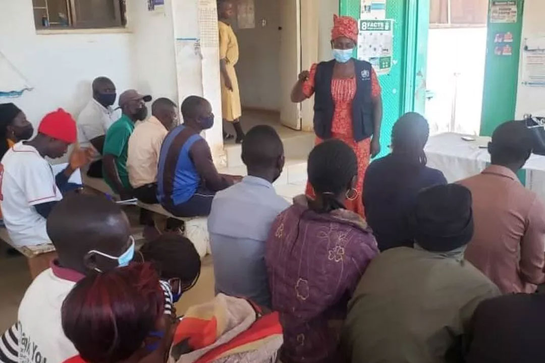 Lucy Pam Dangyang addressing vaccine hesitancy with community members in Gumsher Ward. Credit: Sabin Vaccine Institute