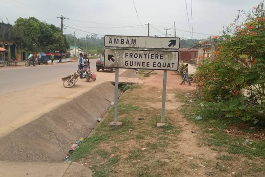 A la frontière entre le Cameroun et la Guinée équatoriale. Crédit : Nalova Akua