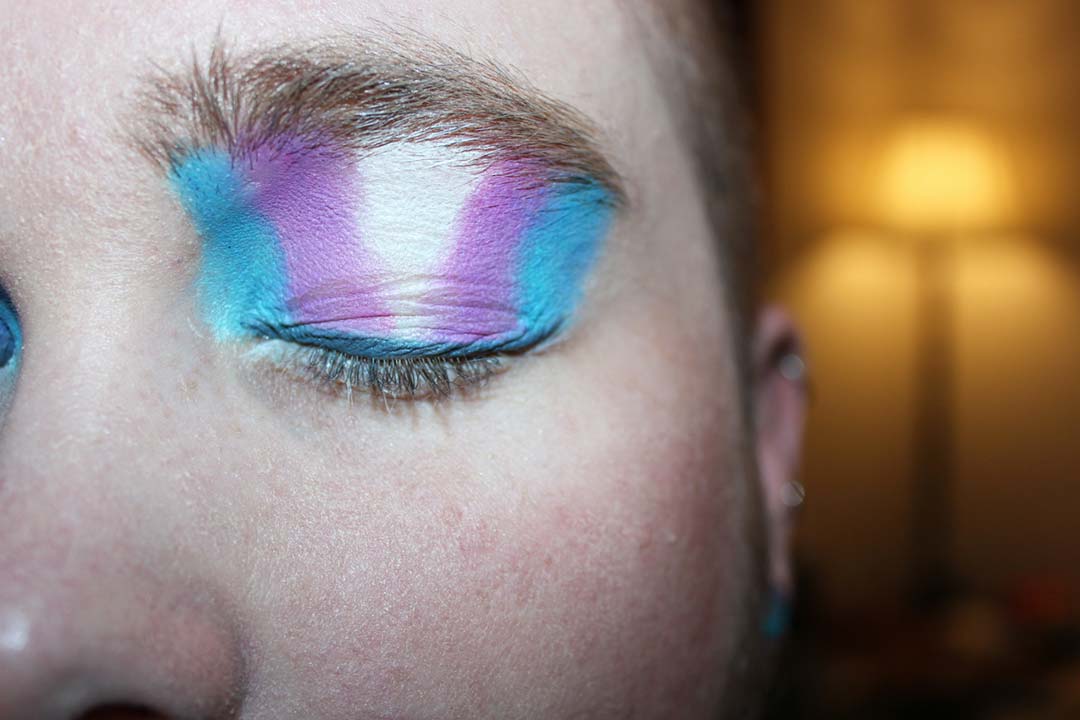 Transgender pride makeup. Credit: Kyle on Unsplash