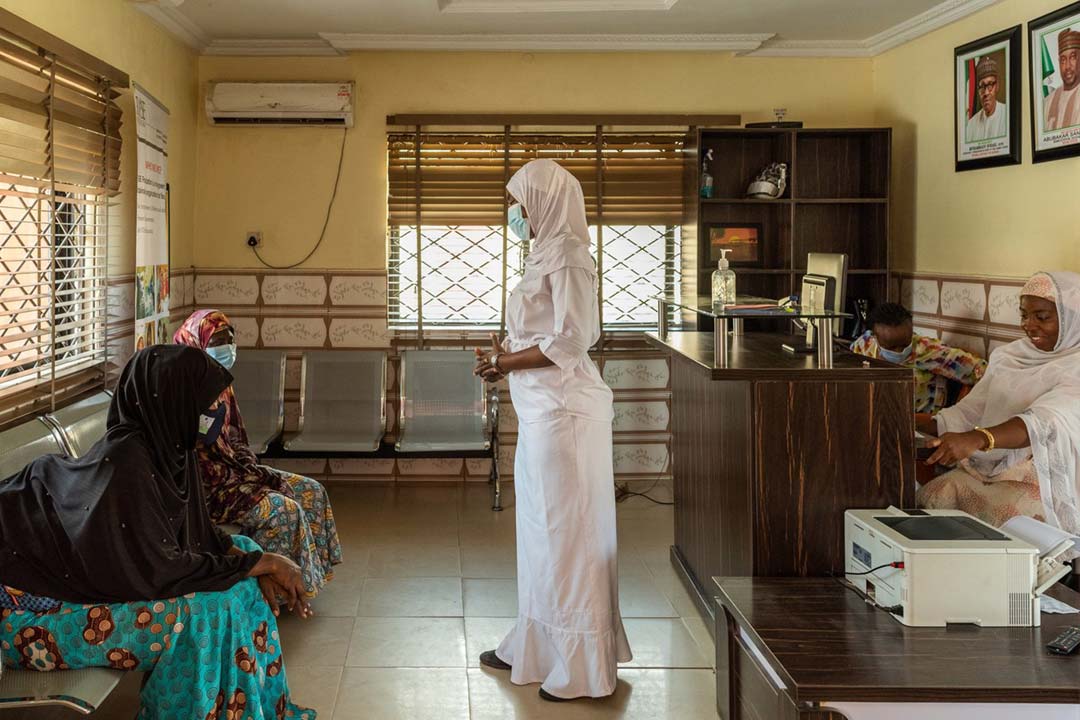 A nurse speaks with patients at RAiSE Foundation center in Niger State. Credit: WHO/Blink Media/Etinosa Yvonne