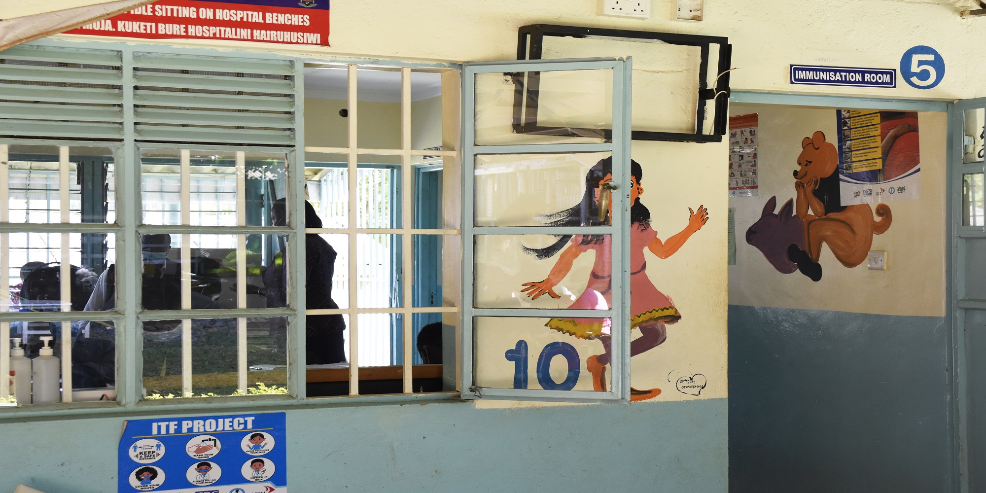Une salle de vaccination à l’hôpital de Yala du comté de Siaya, dans l’ouest du Kenya. Crédit : Claudia Lacave