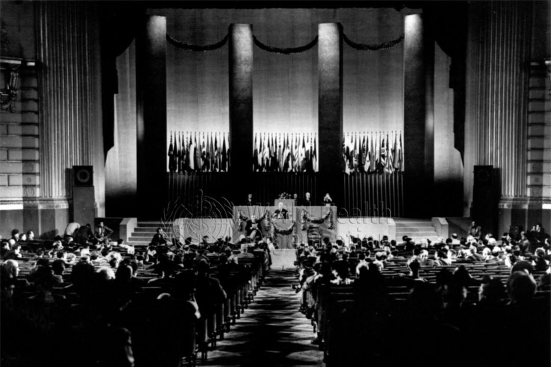 Vue générale d'une des réunions de la Conférence des Nations Unies sur l'Organisation internationale, à l'Opéra de San Francisco. Crédit : ONU