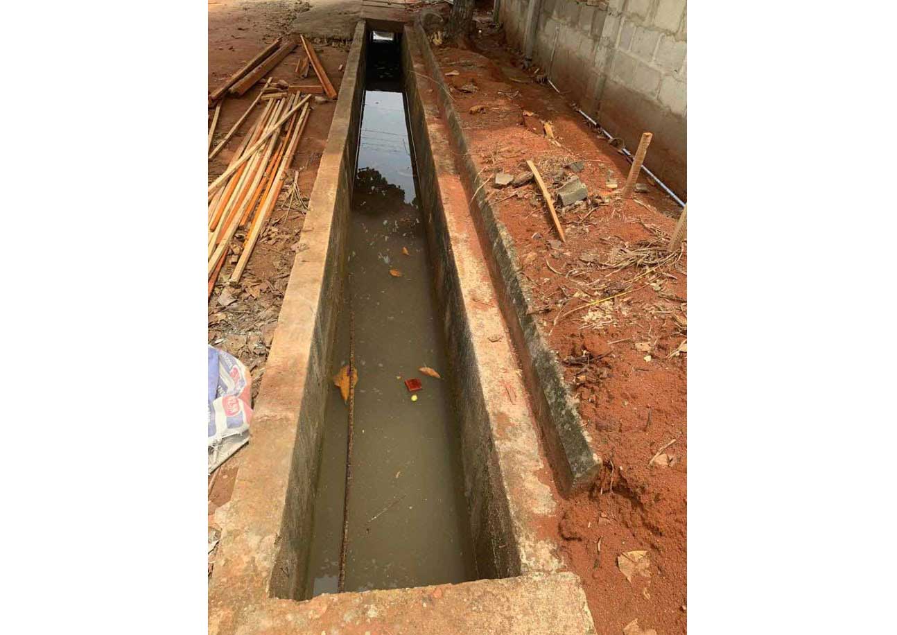 Construction to clear blocked drainage. Credit: Adesewa Adelaja
