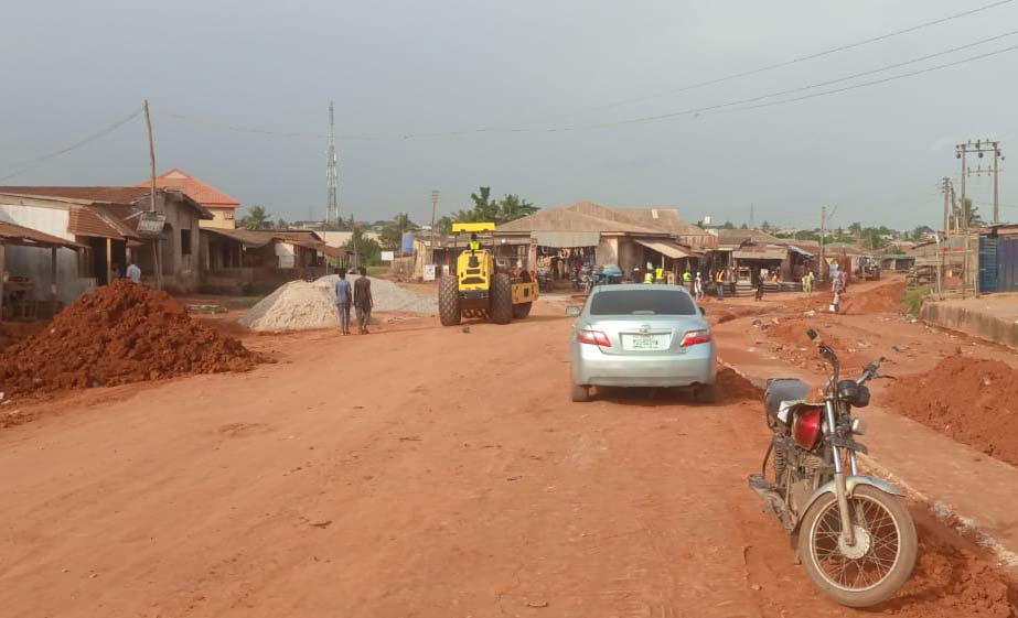 Construction workers on Hospital road. Credit: Eric Dumo