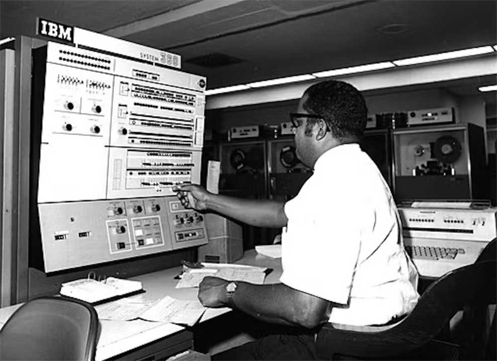 An IBM System 360 computer in 1969. USDA Forest Service via Wikimedia Commons