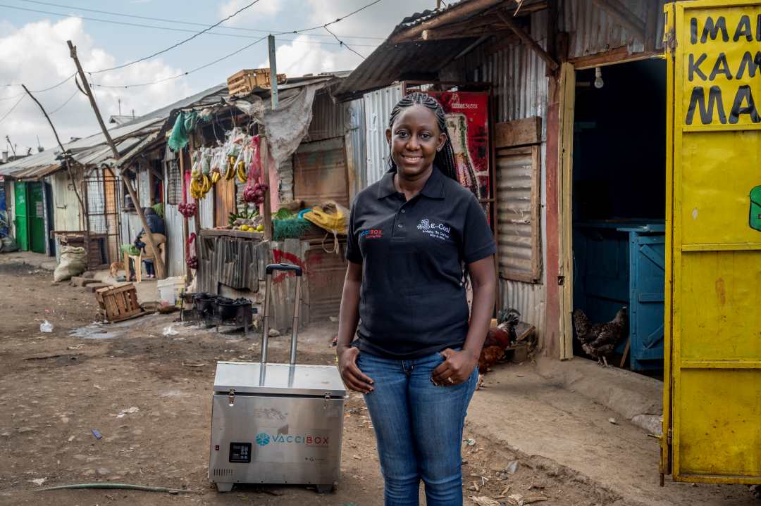 L'ingénieure kenyane Norah Magero et son invention: la Vaccibox.