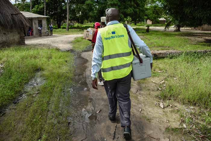 A Community Health Worker (CHW) in a door-to-door campaign to vaccinate people in communities in Nanyamba Town Council, Mtwara Region of South Eastern Tanzania. Photo Courtesy of Benjamin Mkapa Foundation/ Photographer: Ericky Boniface