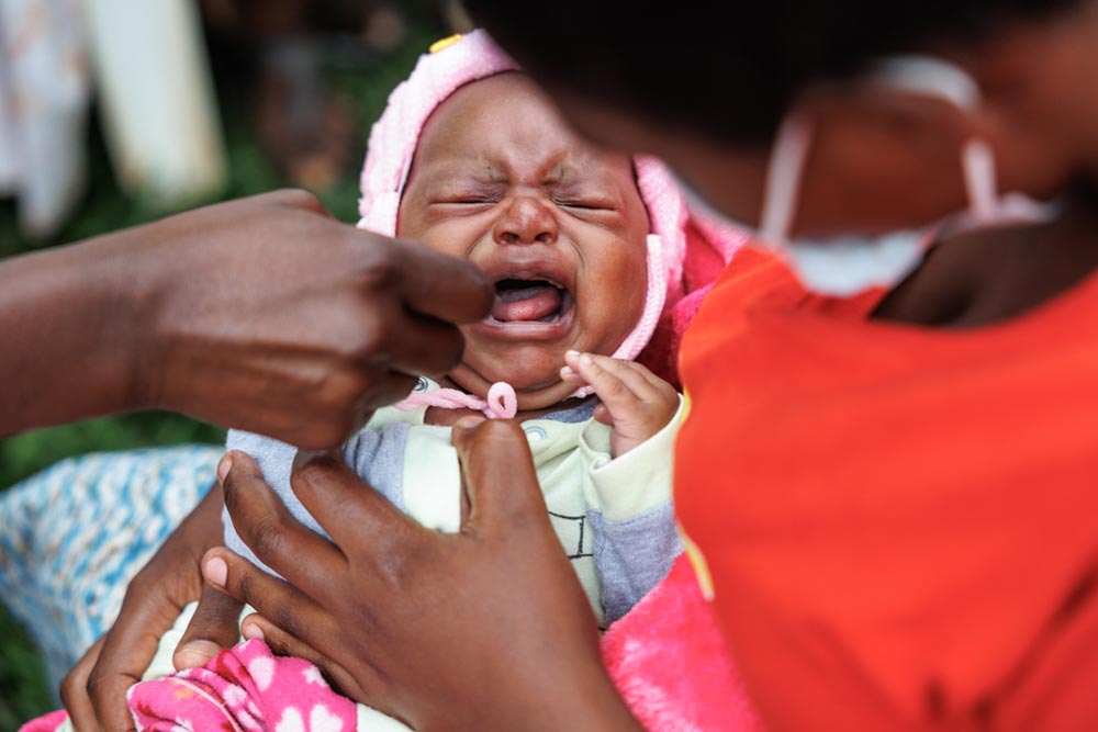 Immunisations efforts, Bussi Island, Uganda. Credit: Gavi/2022/Jjjumba Martin