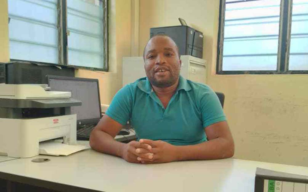 Laboratory officer at Chikwawa DHO Macdonald Saile