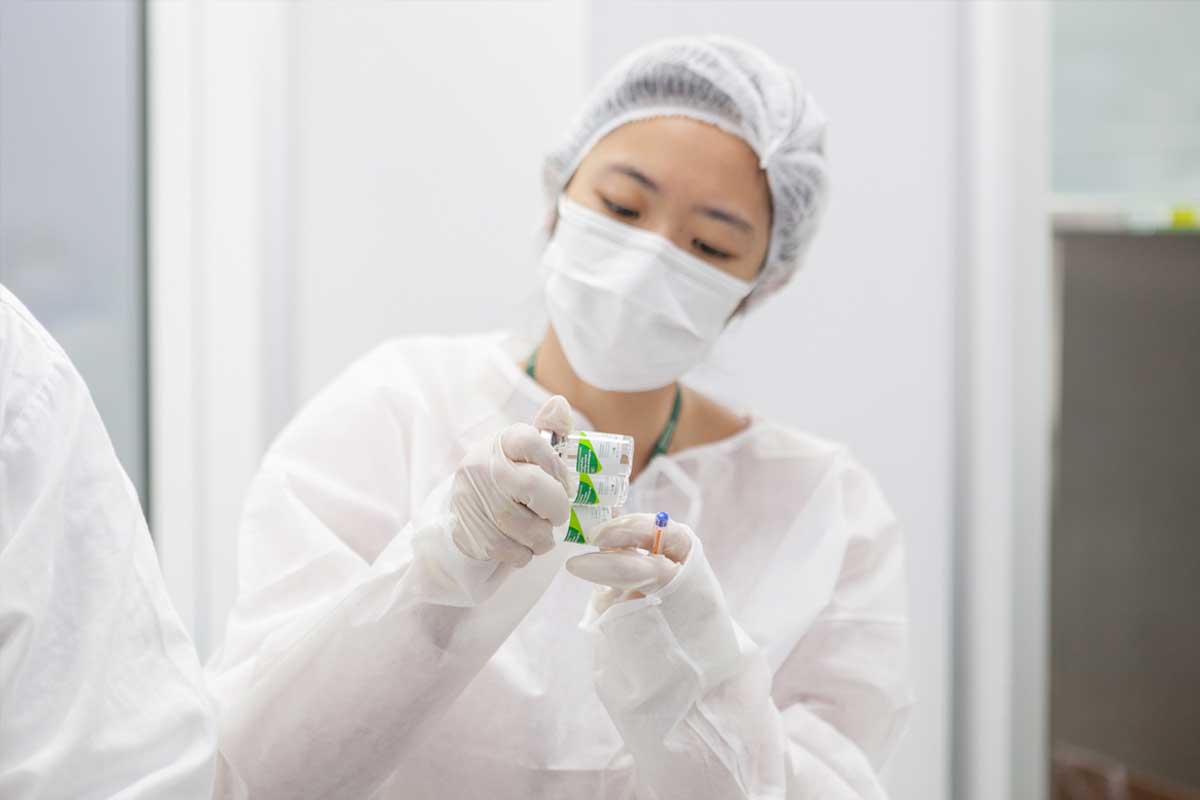 Antivenom production at the Butantan Institute in São Paulo, Brazil. Image courtesy of Renato Rodrigues/Comunicação Butantan.