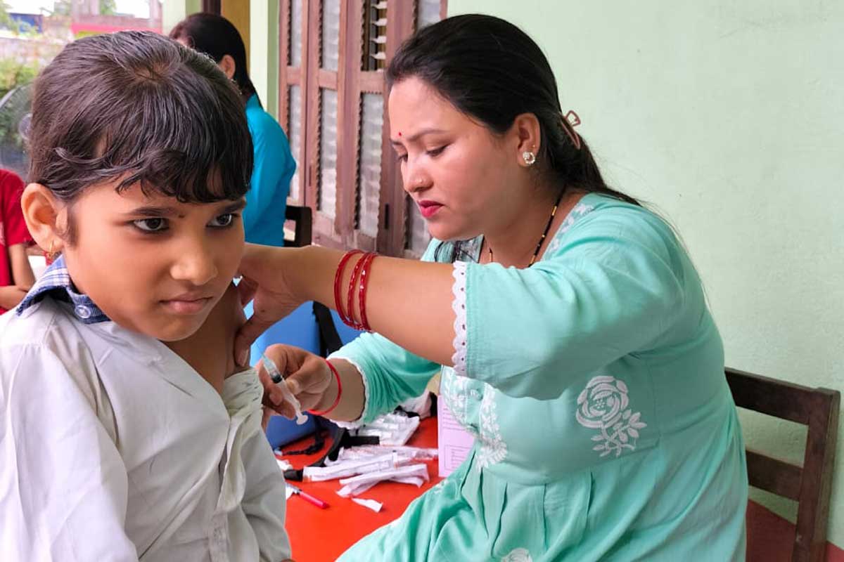 Nurse Sabina Bharati conducting vaccination campaign at school. Credit: Sabina Bharati.