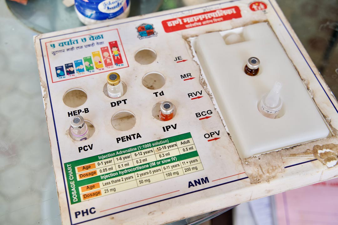 A special tray with an inset ice-pack helps health workers in often-sweltering Mumbai keep different vaccines at their optimal temperatures once removed from cooler boxes, during vaccination sessions. Credit: Gavi/2023/Prakhar Deep Jain