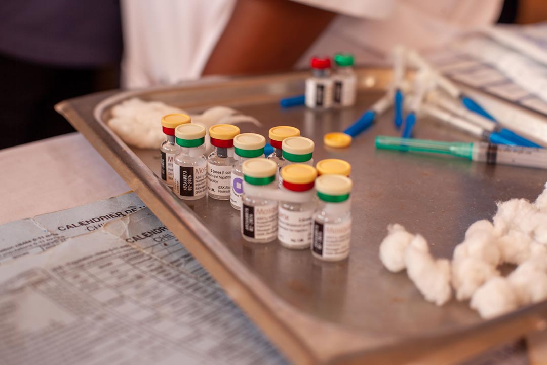 小瓶疟疾疫苗。图片来源：Gavi/2024/Go'tham Industry