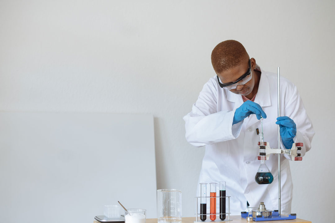 Scientist working in a laboratory. Credit: RF._.studio on PExels