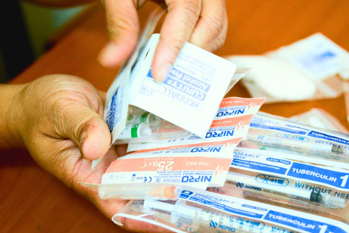 Harm reduction like provision of needles for drug use has been identified as a way to limit the transmission of blood borne infections like Hepatitis. However, despite progress in diagnosis and the drop in prices of testing and treatment, far too few people receive treatment. Copyright: World bank (CC BY-NC 2.0)