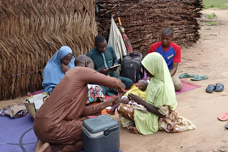 REACH immunsation session being carried out in Laujeri community.