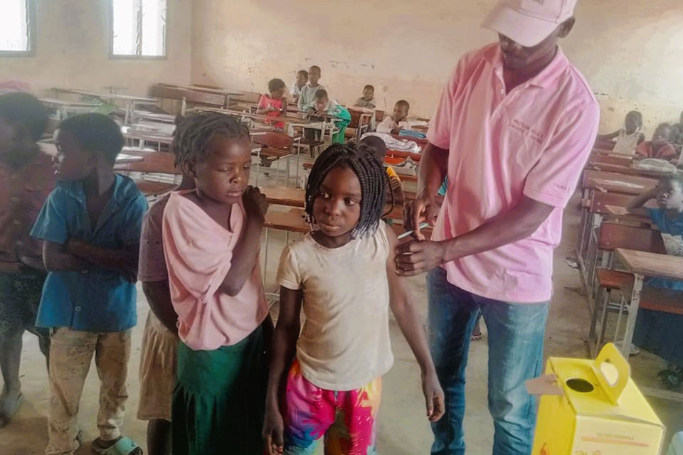 Vaccination at school in Tete. Credit: Village Reach