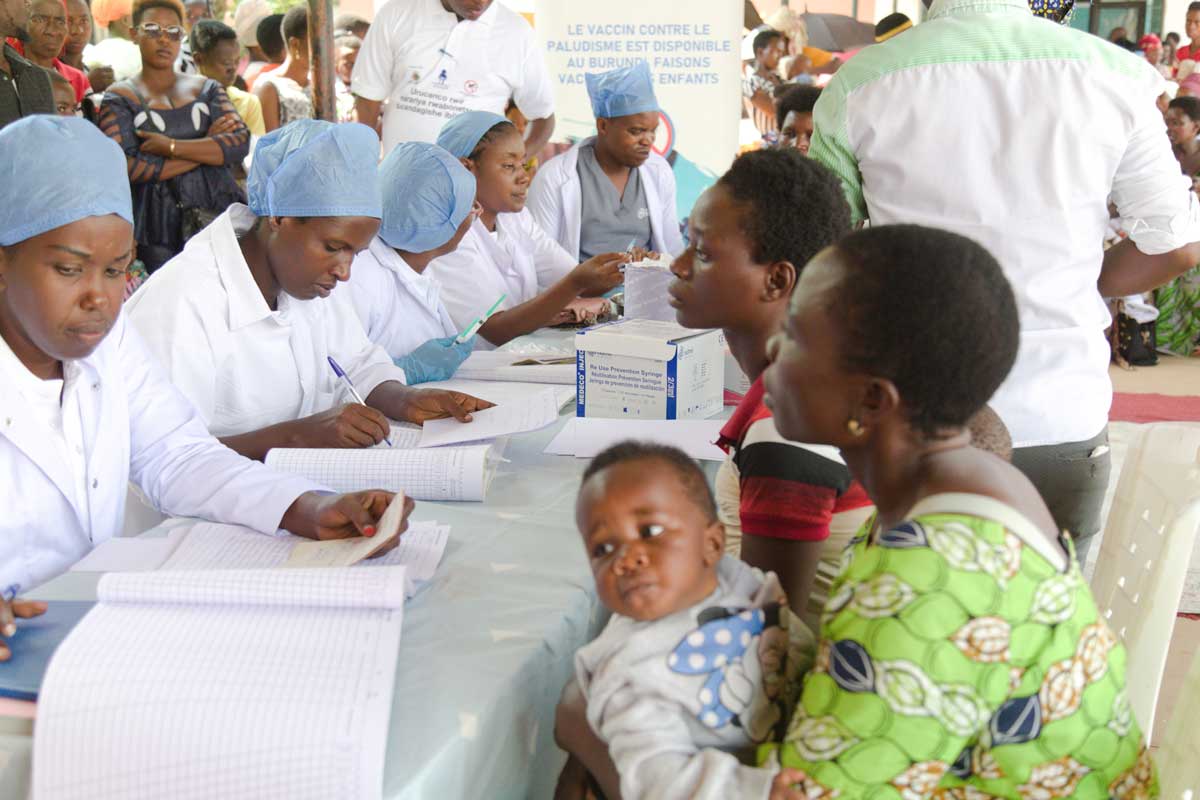 Mothers registering their children at the malaria vaccination session in Mpanda commune, Burudni, 20 March 2025. Credit: Moses Havyarimana