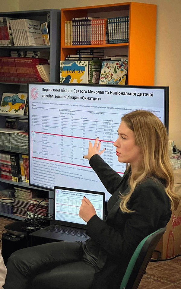 Clinician Hailie Uren presents findings of a study comparing antibiotic-resistant rates at children’s hospitals in Lviv and Kyiv. “It’s just really terrifying,” she says. “Our kids have these infections now. They’re getting them from somewhere in the environment.”  CREDIT: COURTESY OF HAILIE UREN