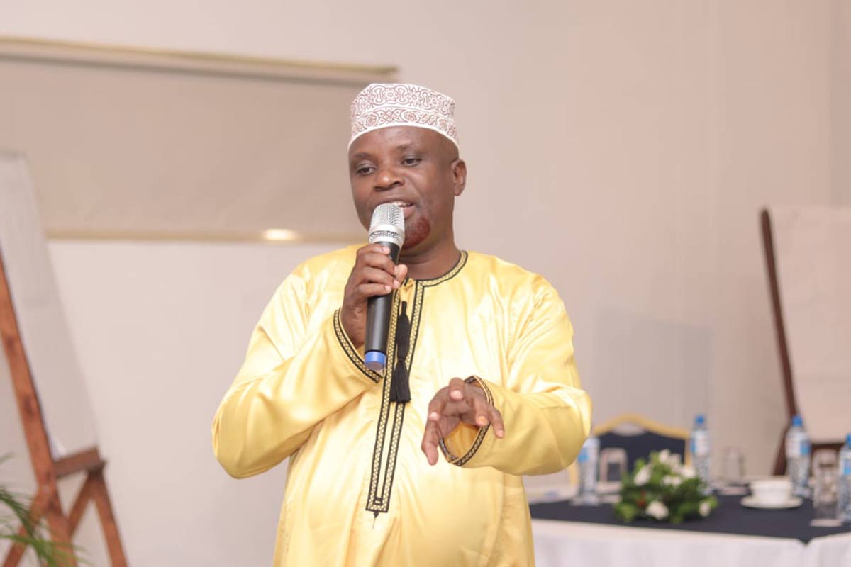 Sheikh Amani Khamisi addressing religious leaders at an interfaith meeting in Kwale. Credit: Amani Khamisi