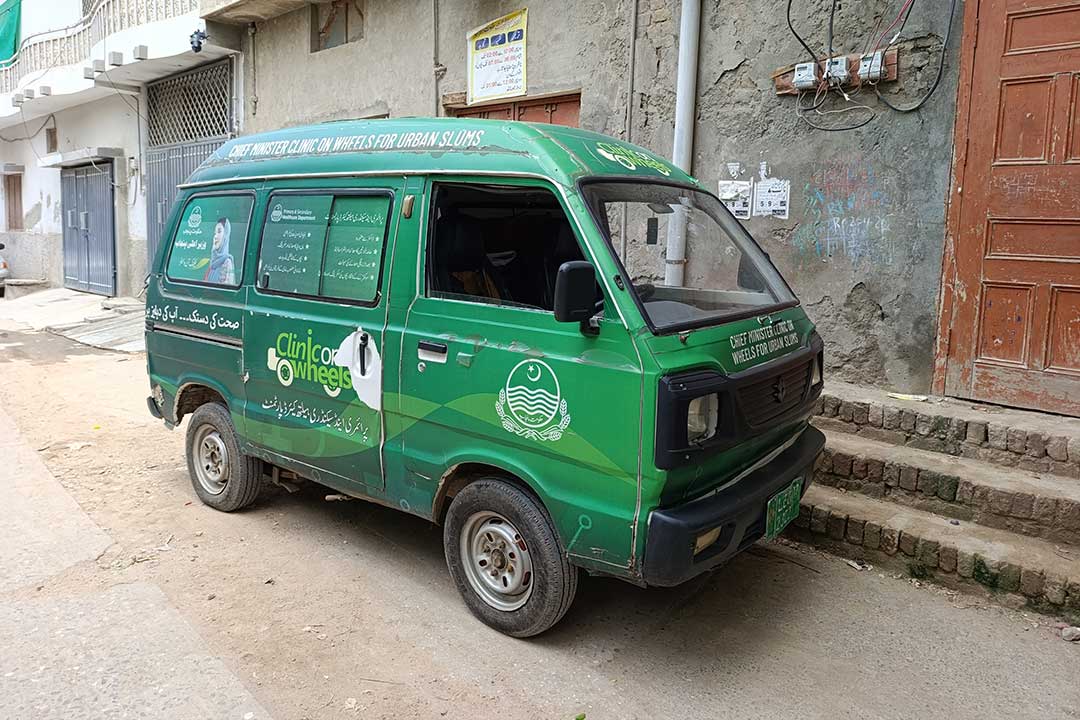 Clinics on Wheels van parked in Dhok Najoo, Rawalpindi. Credit: Rahul Basharat Rajput