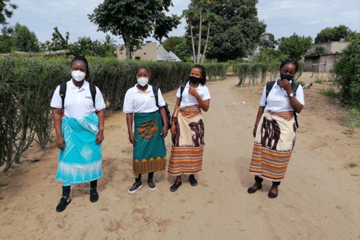 Mozambique HPV vaccine peer educators. Credit: Population Services International