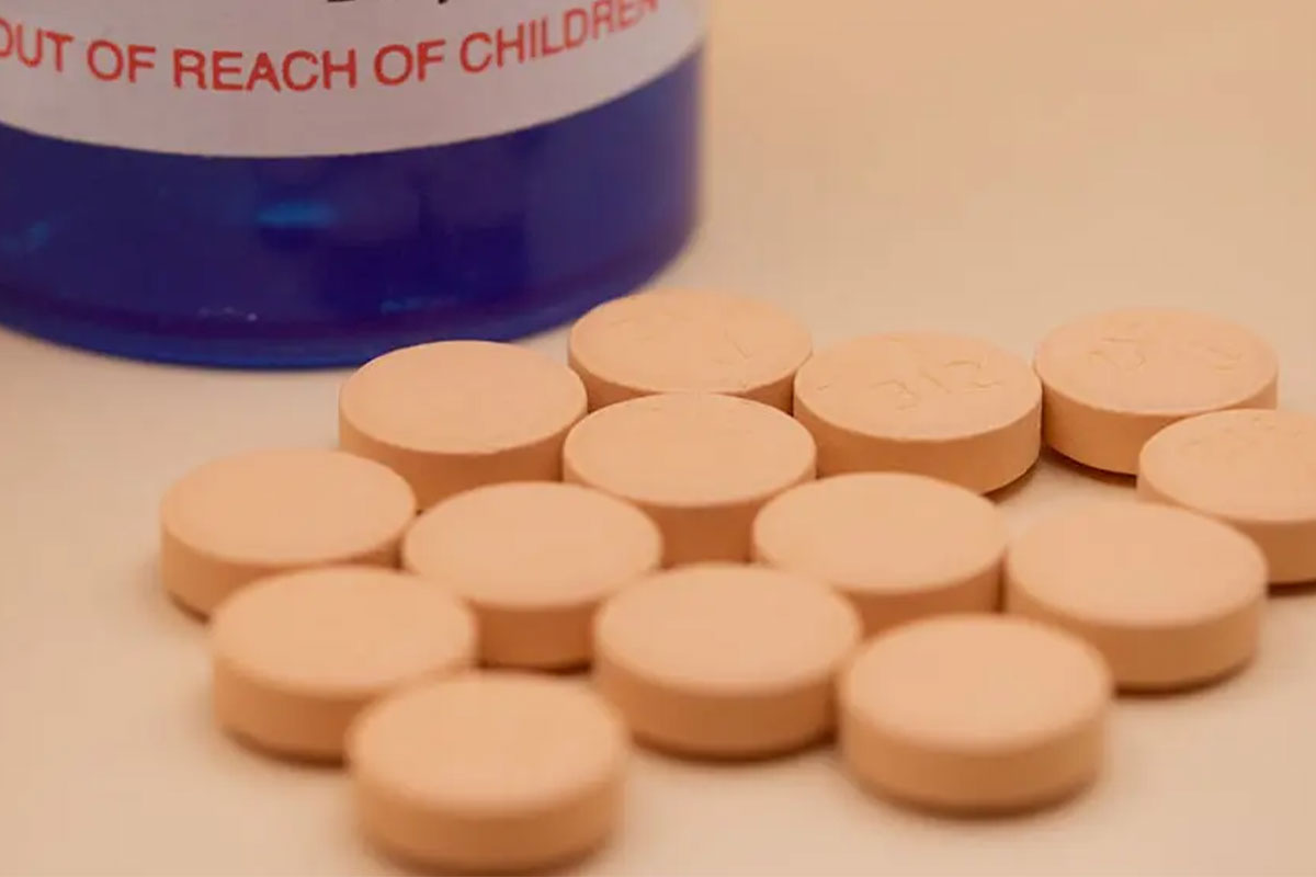 Prescription antibiotic pills are used to treat a broad range of bacterial infections. New analysis by Chinese researchers shows resistance to antimicrobial drugs is rising with climate change, especially in lower-income countries. Copyright: NIAID
