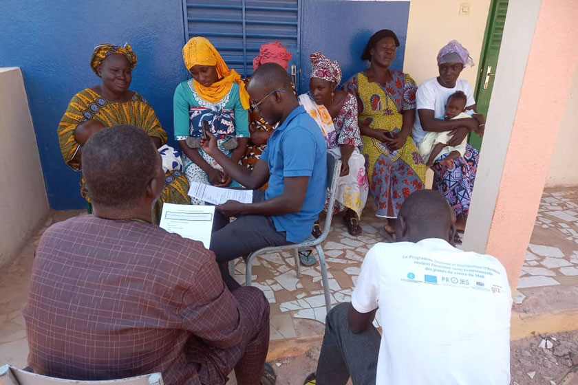 An RA focus group, Uganda. Credit: JSI