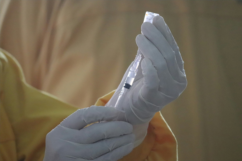 HIV-blocking prophylactic antivirals in injectable form. Credit: Unplash, Mufid Majnun