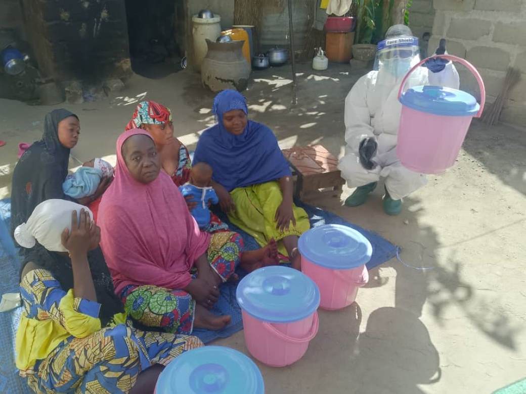 Community health workers distribute supplies to populations in Cameroon’s Far North to combat cholera. Credit: Integrated Health Centre of Douggoï