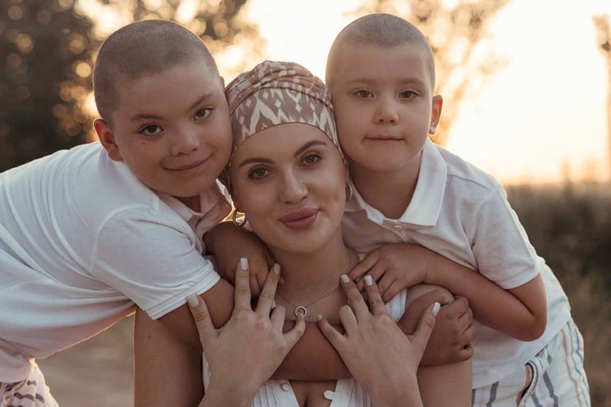 Thirty-one-year-old cancer suvivor Diana Bankman with her two sons. Credit: Diana Bankman