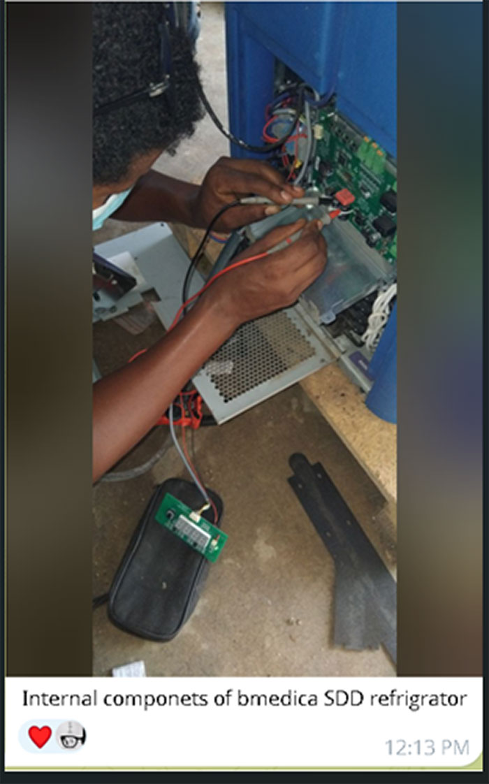 Snapshot of conversations from the technicians' Telegram peer support group.