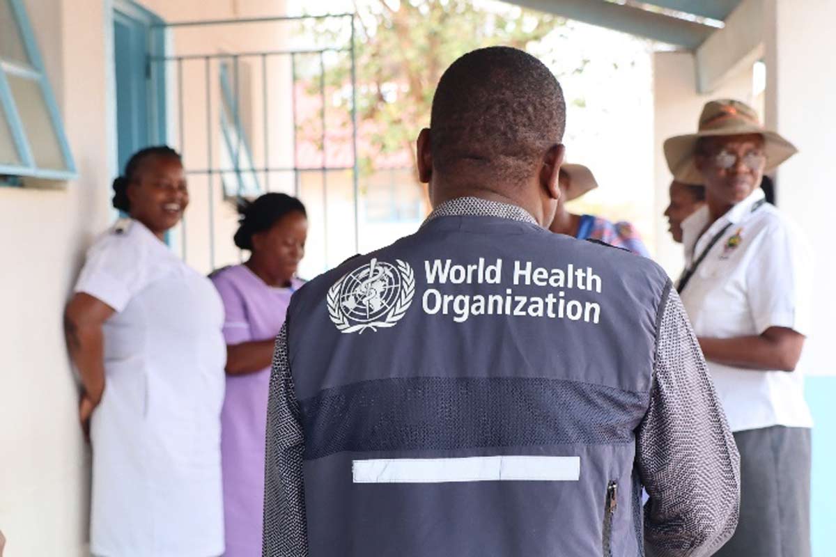 WHO officials monitoring the Vitamin A supplemention programme during the nationwide vaccination campaign. Credit: WHO Zimbabwe. 