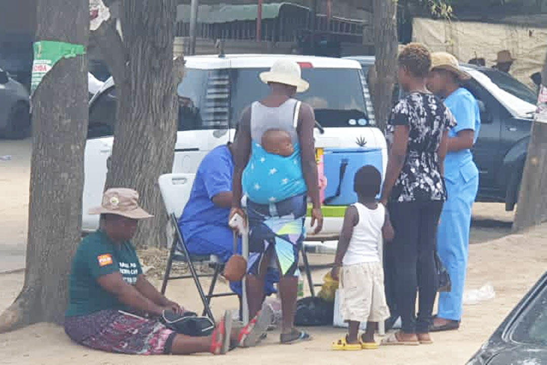 A nurse administers a polio vaccination to a child during the October 2022 campaign. Credit: Derick Matsengarwodzi