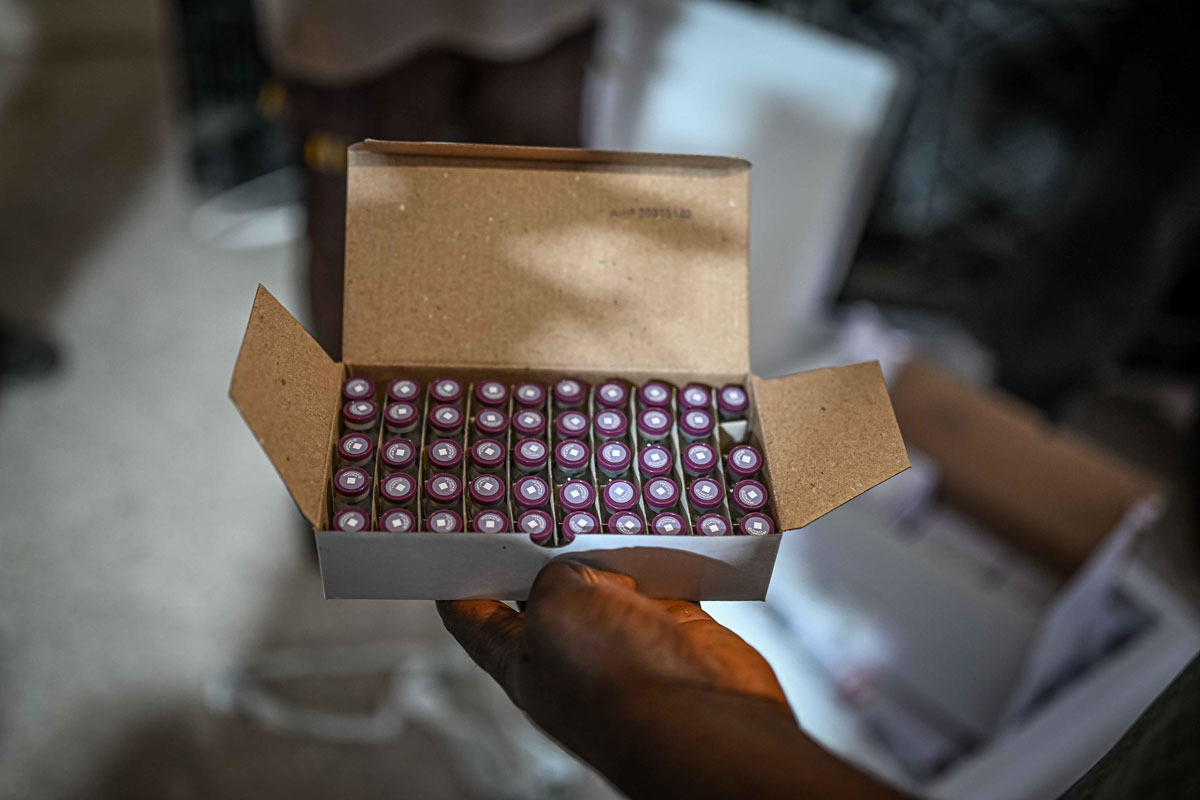 Vials of the pentavalent meningococcal vaccine, Men5CV, delivered by UNICEF in Nigeria in March 2024, and funded by Gavi from the global stockpile. Credit: UNICEF/2024/Adeokun Adesegun