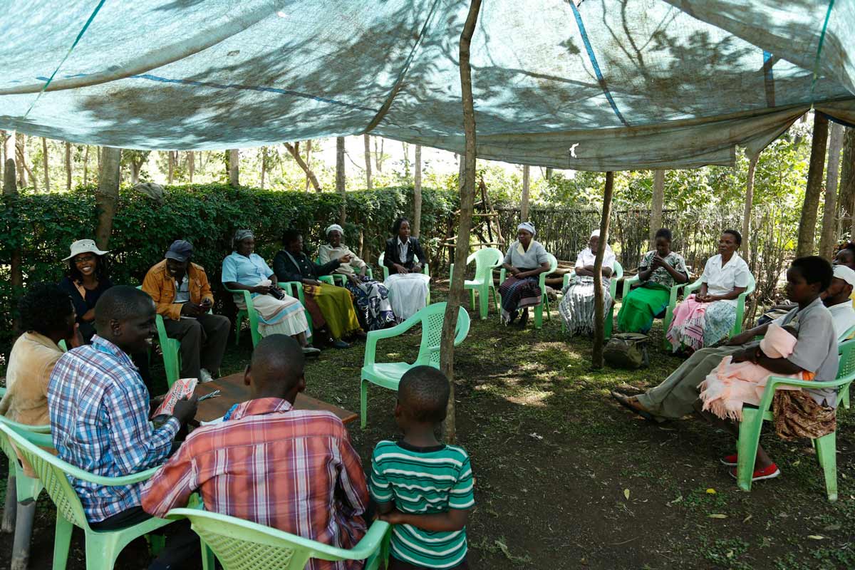 The Toben Gaa self-help group in Kenya discussing their agroforestry project, which helps smallholder farmers adapt to climate change. Joseph Gachoka/World Agroforestry/Flickr. CC BY-NC-SA 2.0