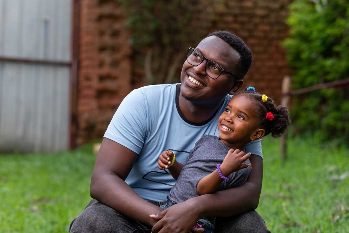 A father and his daughter in Kigali, Rwanda. Credit: Gavi/2023/Issac Nkinzingabo Rudakubana